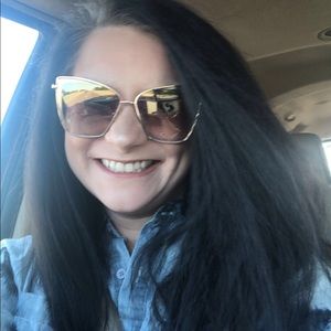 Meet your Posher, Kayla